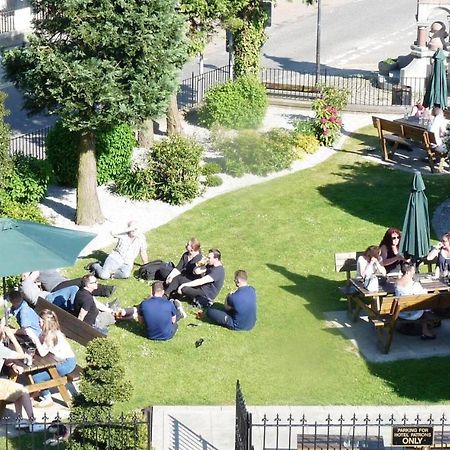 Haughton Arms Hotel Alford  Buitenkant foto