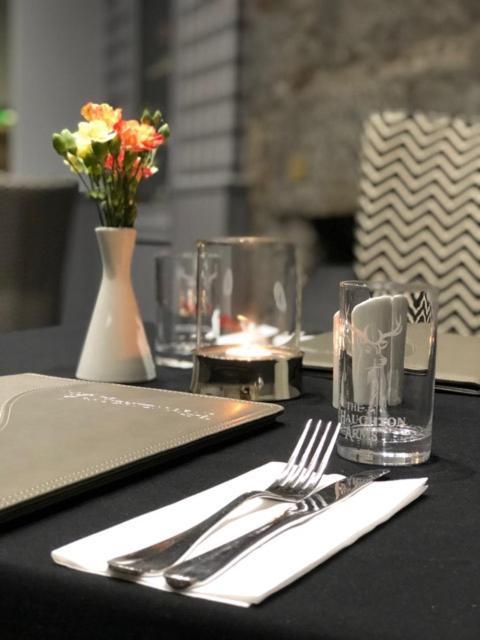 Haughton Arms Hotel Alford  Buitenkant foto