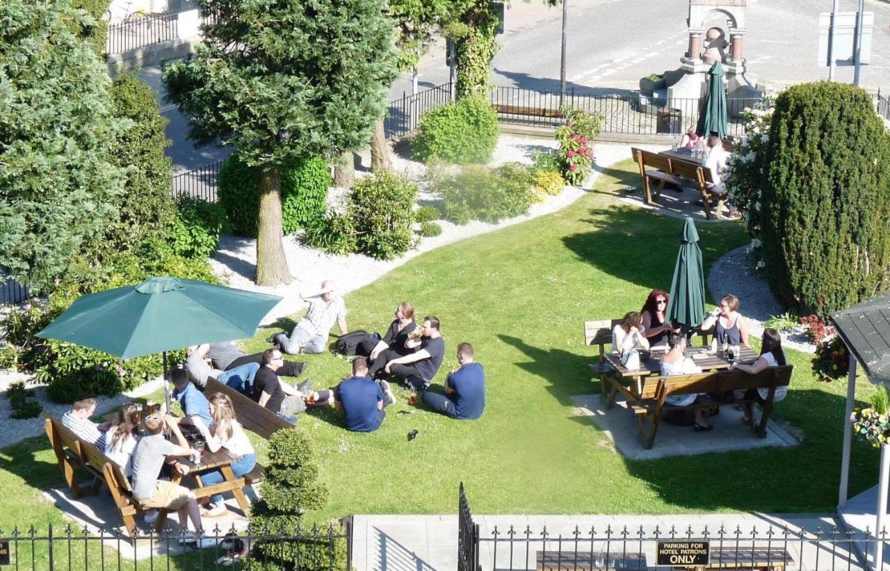 Haughton Arms Hotel Alford  Buitenkant foto