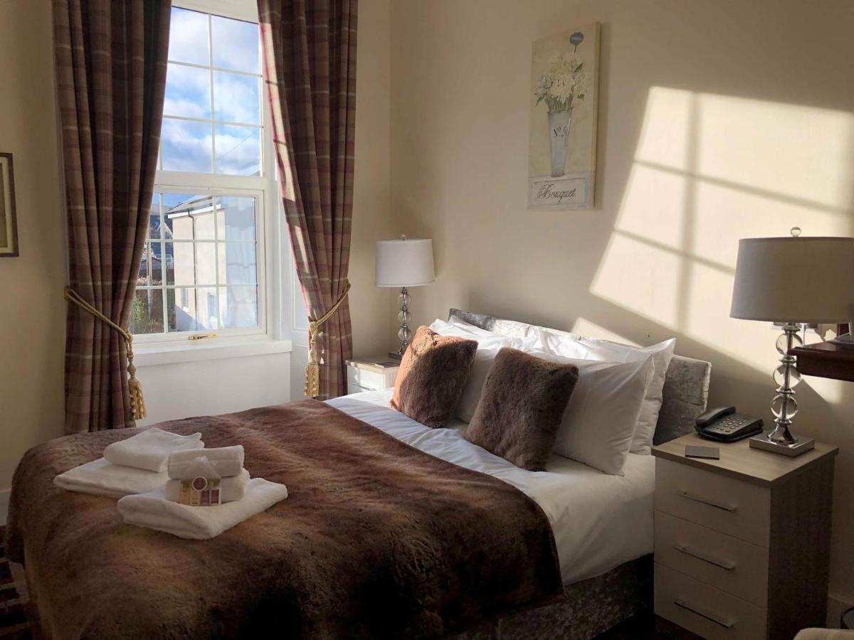 Haughton Arms Hotel Alford  Buitenkant foto